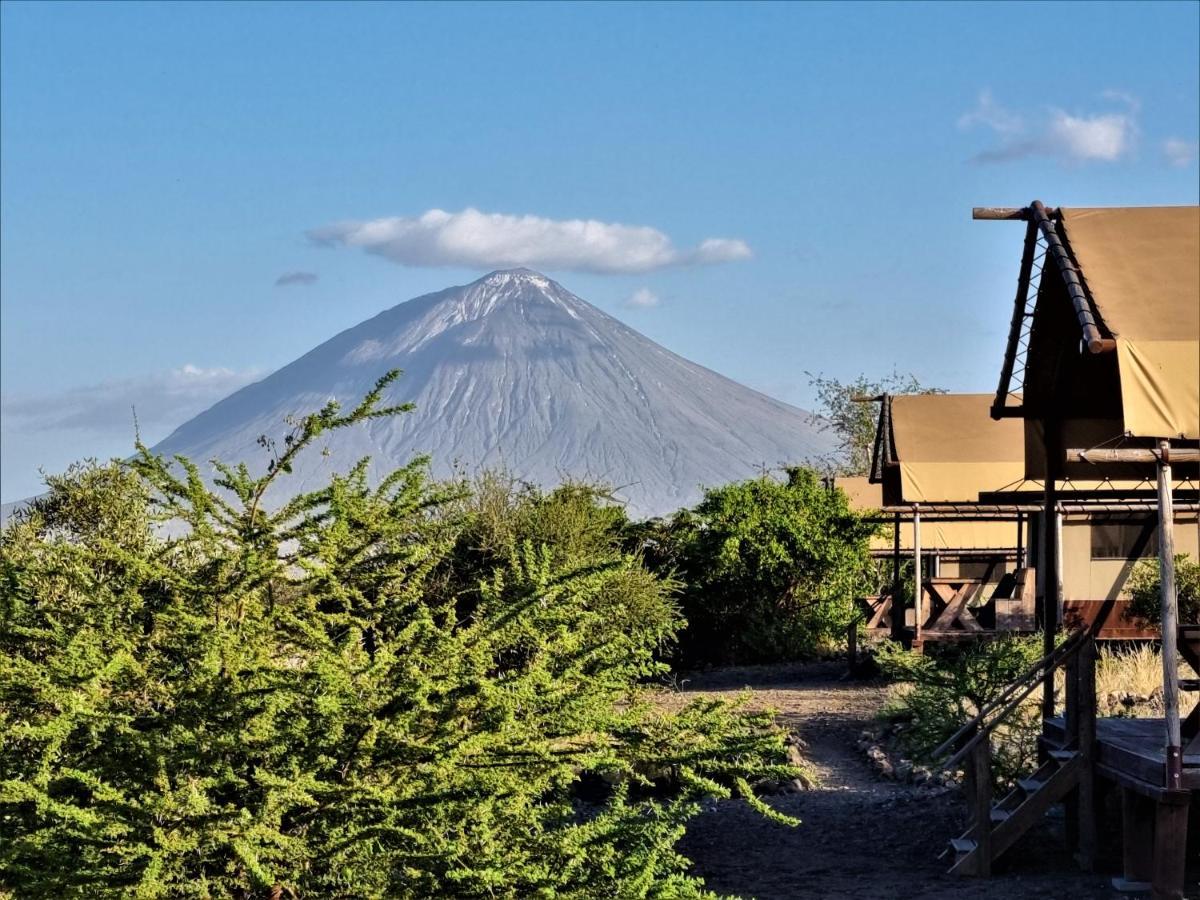 Africa Safari Lake Natron Mtowabaga エクステリア 写真